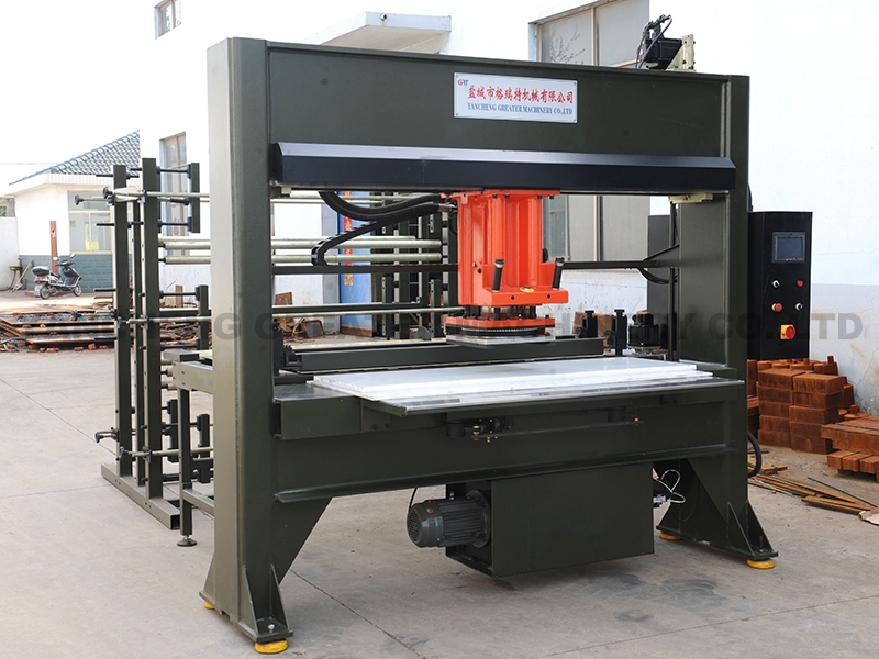 Automatic moving head cutting machine use and characteristics